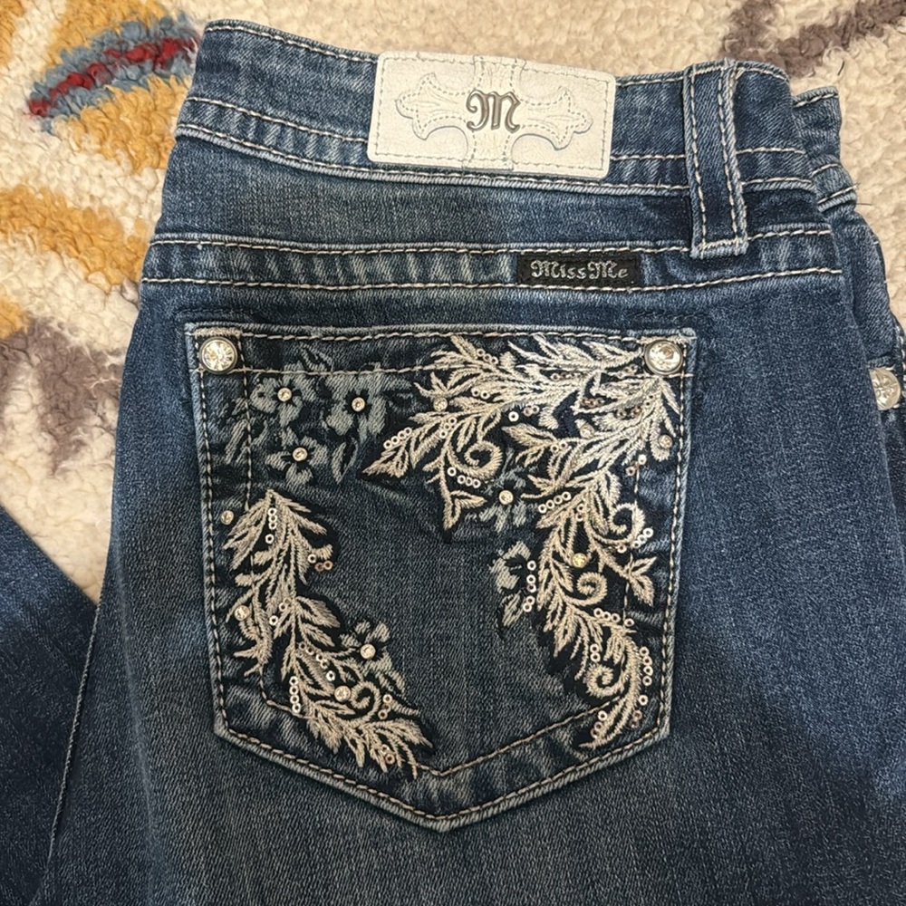 EUC Miss Me Jeans